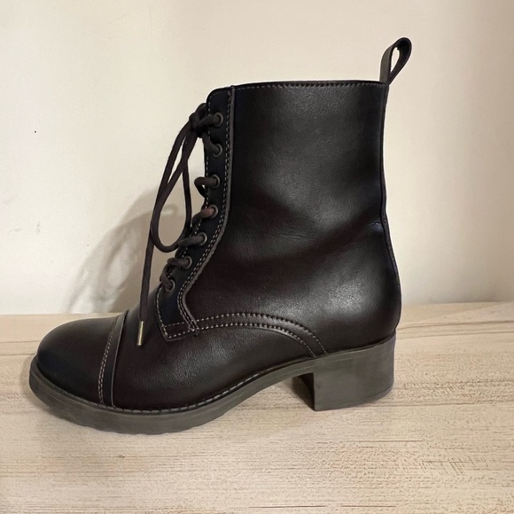 Women's Brown Italian Lace-Up Boots - Picture 5 of 16